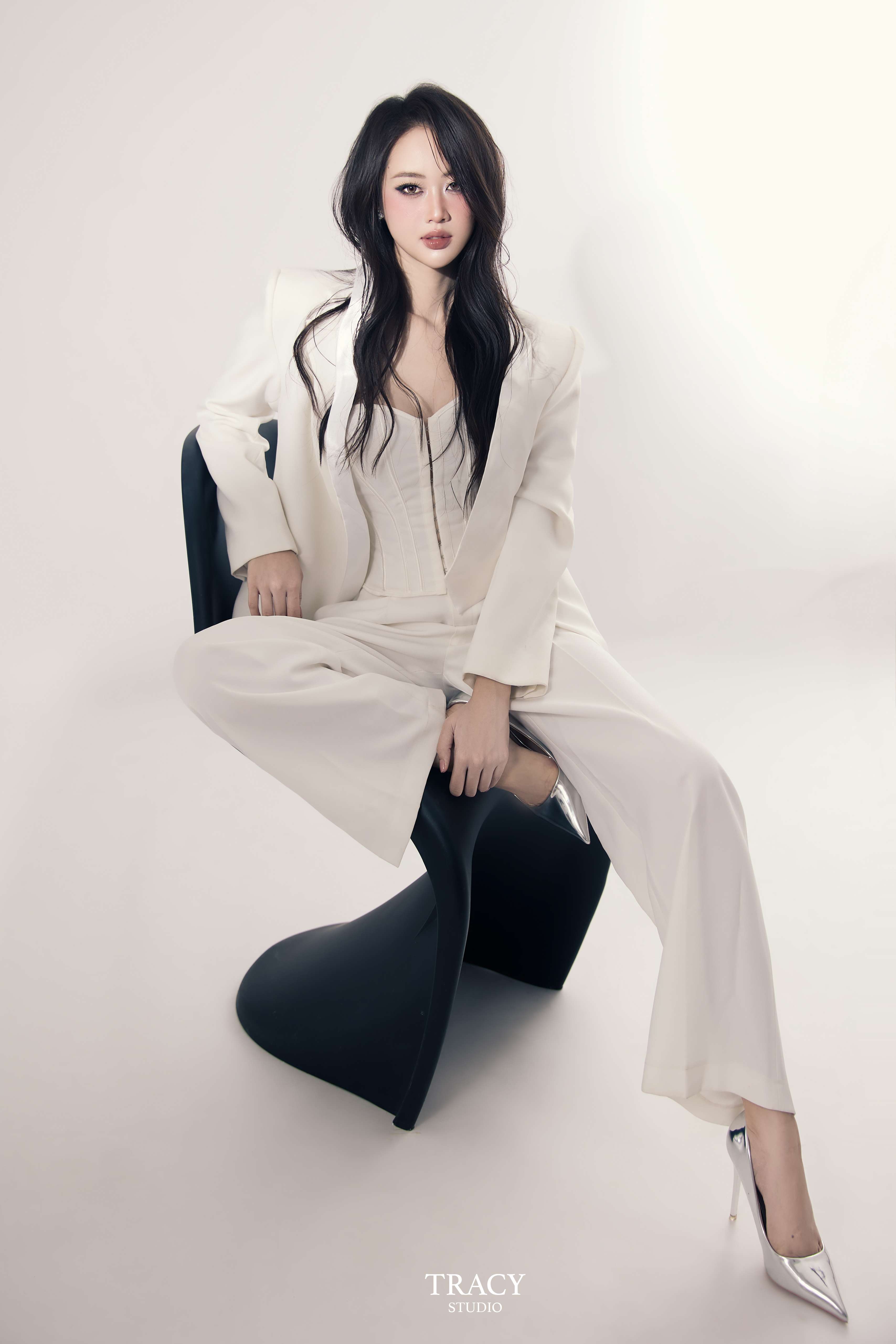 frontend/img/gallery/concept-cool-ngau-slay/tracy-studio-chup-concept-slay-trang (3).jpg